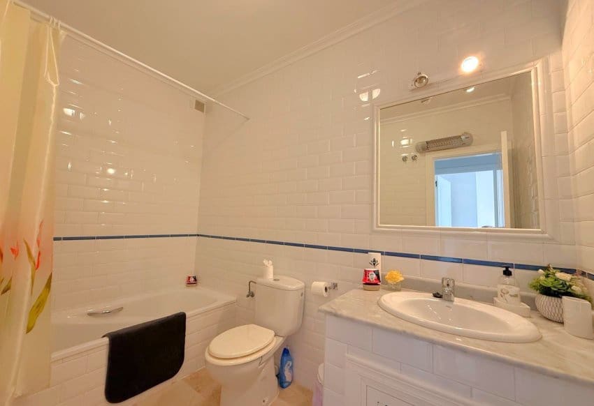 3 bedroom Townhouse for sale in Villamartin with pool - € 299,000 (Ref: 10170373)