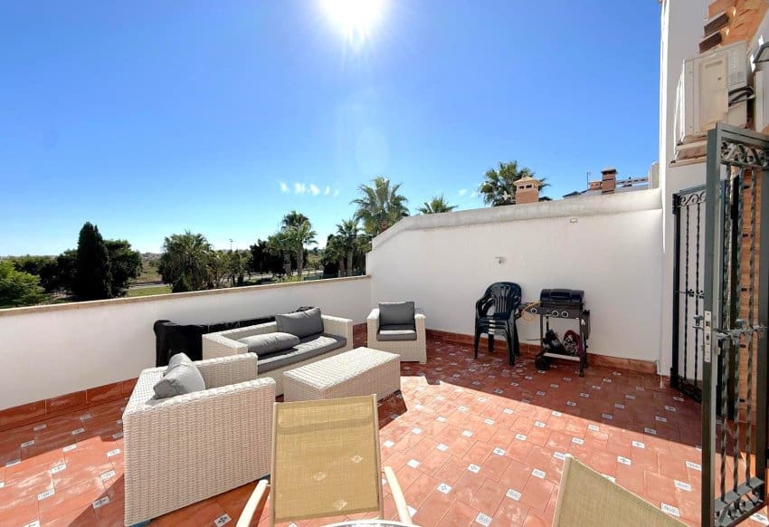 3 bedroom Townhouse for sale in Villamartin with pool - € 299,000 (Ref: 10170373)