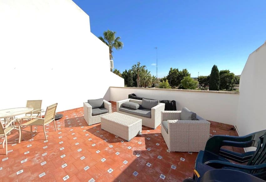 3 bedroom Townhouse for sale in Villamartin with pool - € 299,000 (Ref: 10170373)