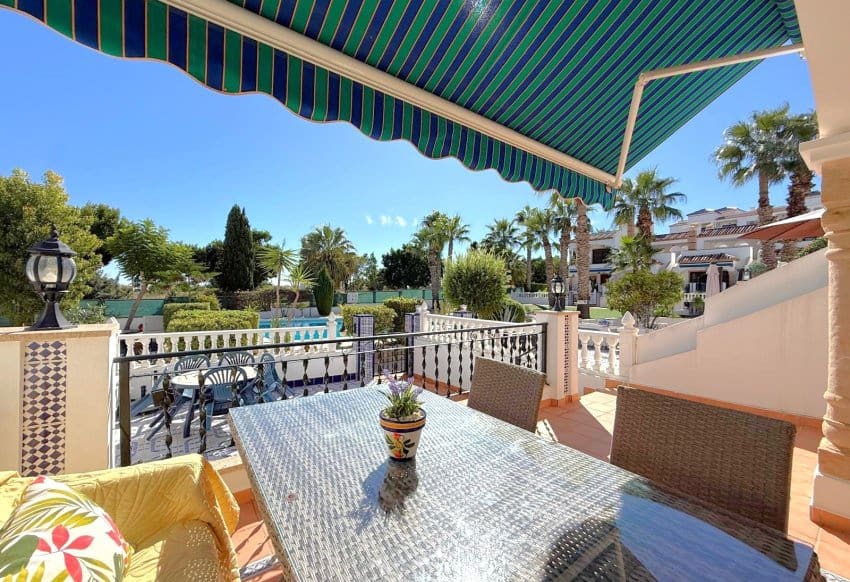 3 bedroom Townhouse for sale in Villamartin with pool - € 299,000 (Ref: 10170373)