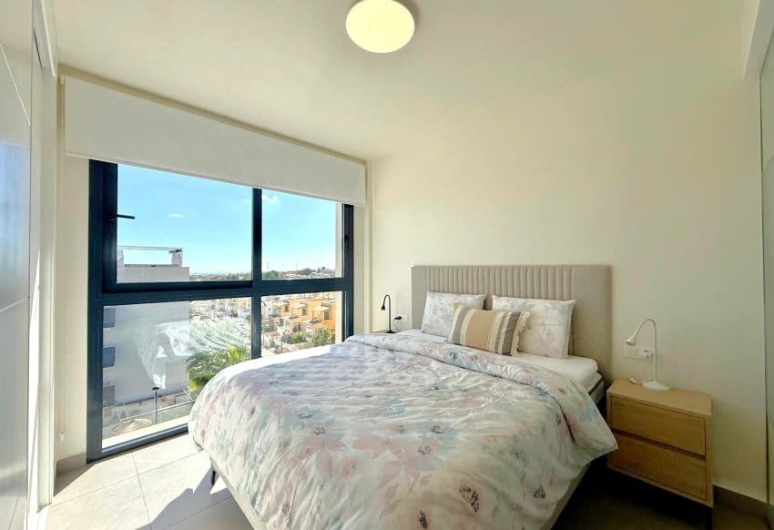 Apartamento de 2 habitaciones en Villamartin en venta con piscina garaje - 335.000 € (Ref: 10172900)