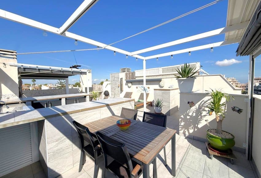 Apartamento de 2 habitaciones en Villamartin en venta con piscina garaje - 335.000 € (Ref: 10172900)
