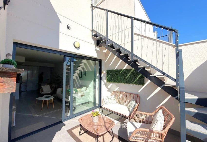 Apartamento de 2 habitaciones en Villamartin en venta con piscina garaje - 335.000 € (Ref: 10172900)