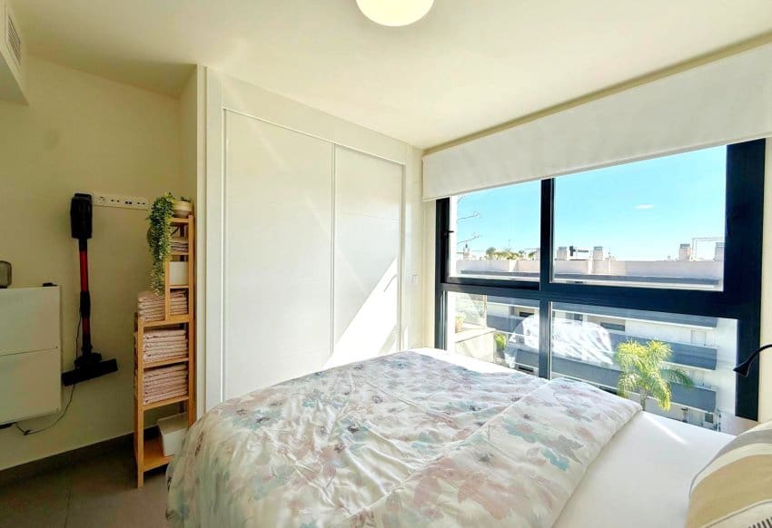 Apartamento de 2 habitaciones en Villamartin en venta con piscina garaje - 335.000 € (Ref: 10172900)