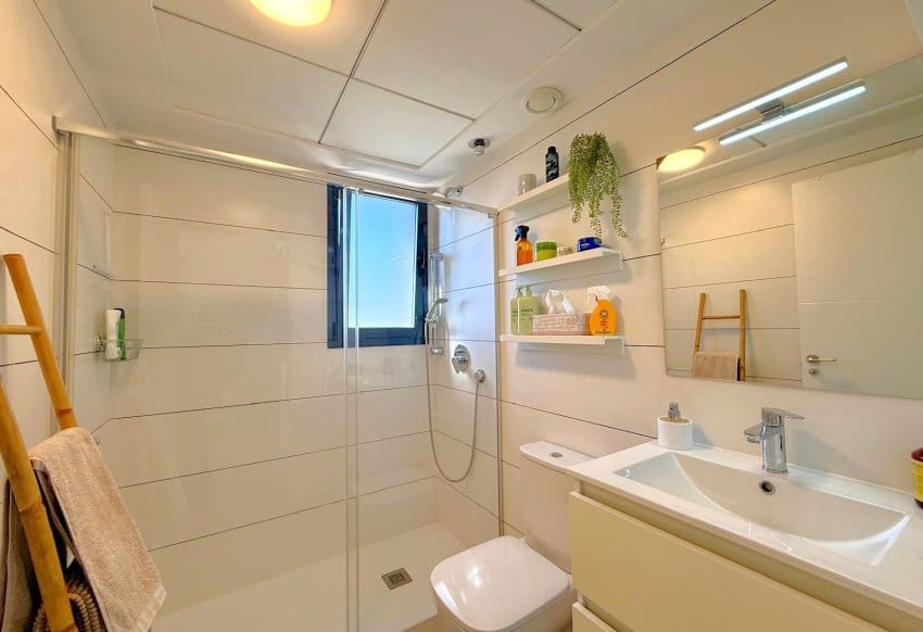 Apartamento de 2 habitaciones en Villamartin en venta con piscina garaje - 335.000 € (Ref: 10172900)