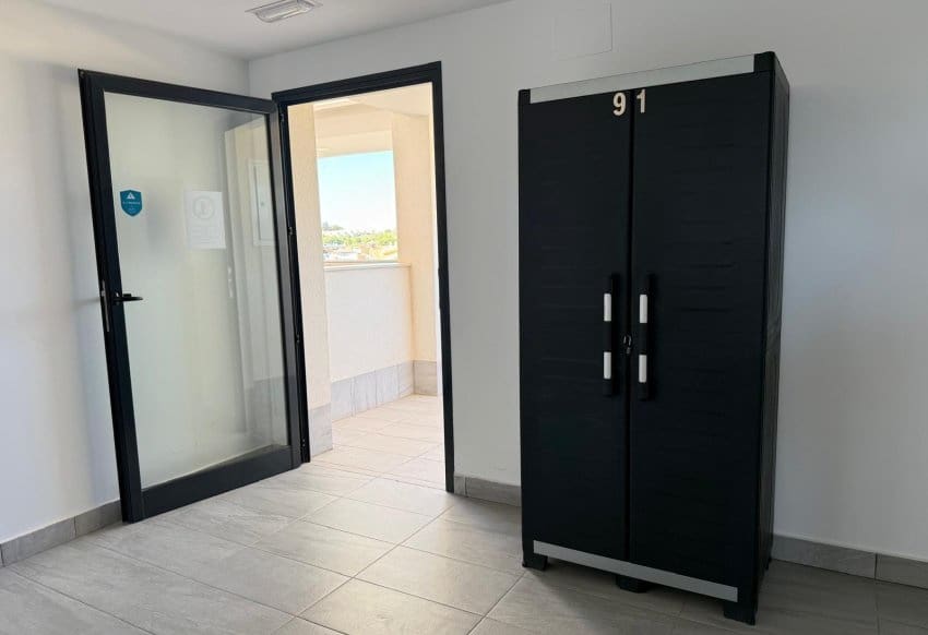 Apartamento de 2 habitaciones en Villamartin en venta con piscina garaje - 335.000 € (Ref: 10172900)