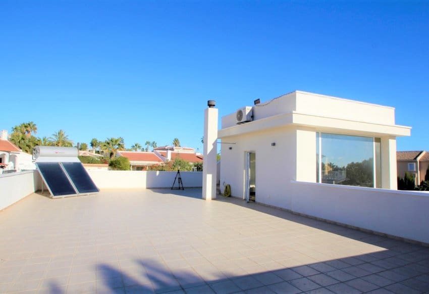 3 bedroom Villa for sale in Ciudad Quesada with pool - € 620,000 (Ref: 8038708)