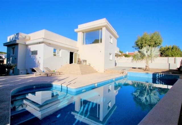 3 bedroom Villa for sale in Ciudad Quesada, Rojales with pool - € 620,000 (Ref: 8038708)