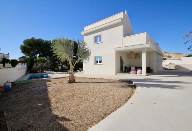 3 bedroom Villa for sale in Ciudad Quesada, Rojales with pool - € 620,000 (Ref: 8038708)
