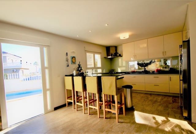 3 bedroom Villa for sale in Ciudad Quesada, Rojales with pool - € 620,000 (Ref: 8038708)