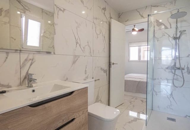 1 Zimmer Apartment zu verkaufen in Villamartin, Orihuela mit Pool - 155.000 € (Ref: 8945997)