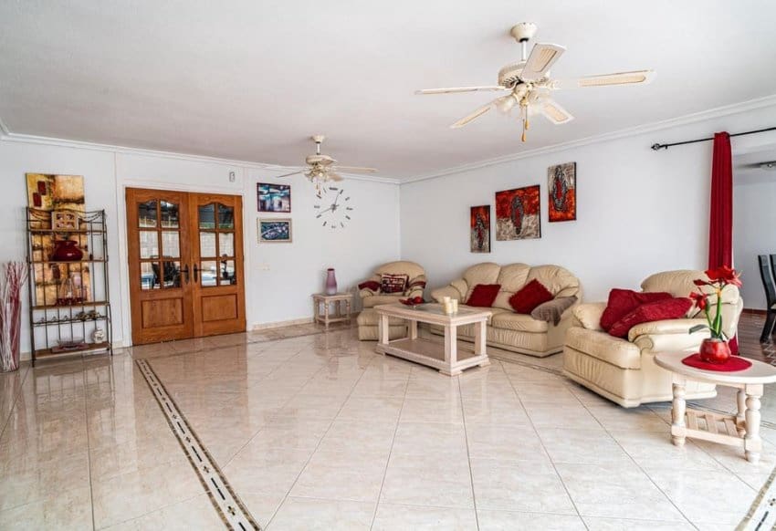 4 soverom Villa til salgs i Villamartin med svømmebasseng - € 650 000 (Ref: 8956917)