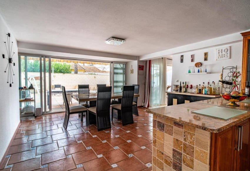 4 soverom Villa til salgs i Villamartin med svømmebasseng - € 650 000 (Ref: 8956917)