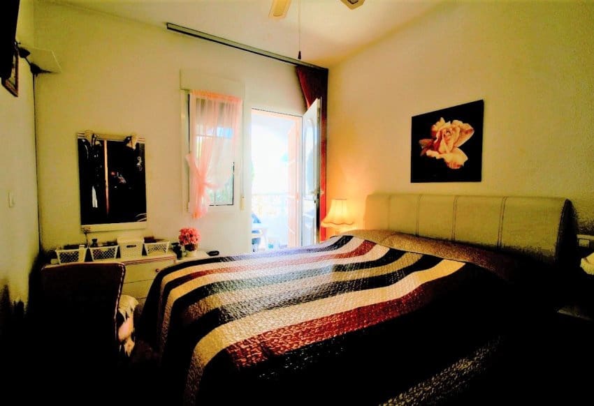 6 bedroom Villa for sale in Villamartin with pool - € 469,000 (Ref: 9004578)