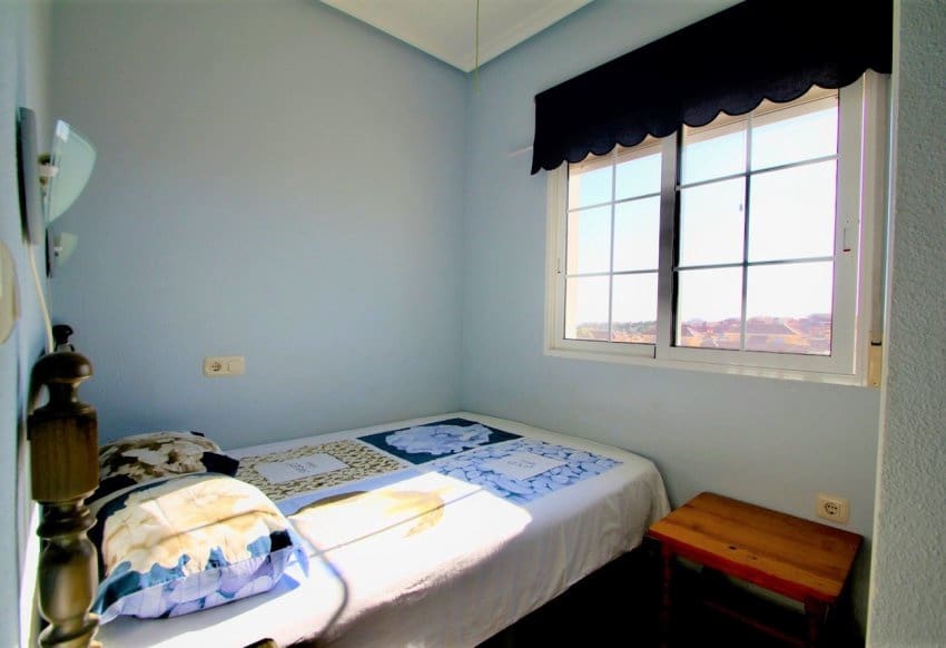 6 bedroom Villa for sale in Villamartin with pool - € 469,000 (Ref: 9004578)