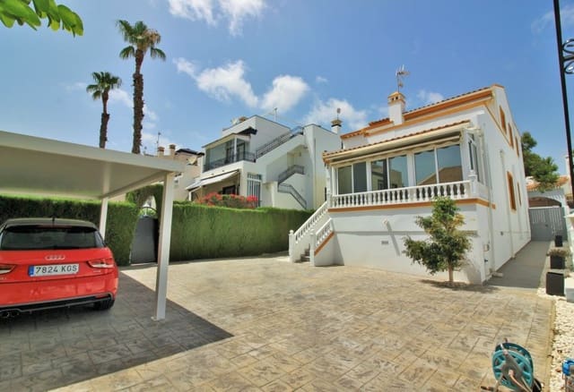 3 bedroom Villa for sale in Villamartin, Orihuela with pool - € 349,900 (Ref: 9074085)