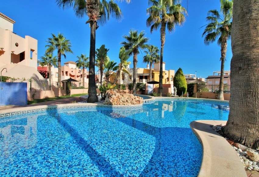 2 sypialnia Apartament na sprzedaż w Punta Prima z basenem - 194 950 € (Ref: 9074087)