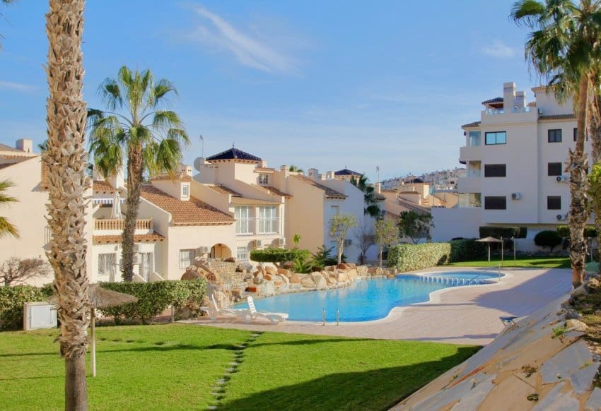 3 bedroom Apartment for sale in Orihuela Costa with pool - € 235,000 (Ref: 9074093)