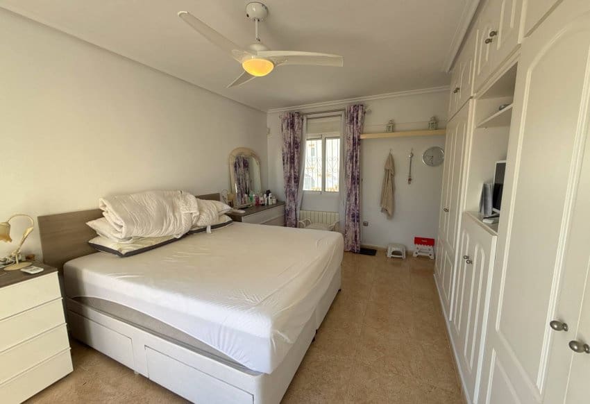 3 bedroom Villa for sale in Villamartin with pool - € 349,950 (Ref: 9086625)