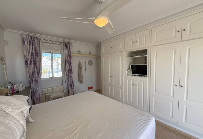 3 bedroom Villa for sale in Villamartin with pool - € 349,950 (Ref: 9086625)