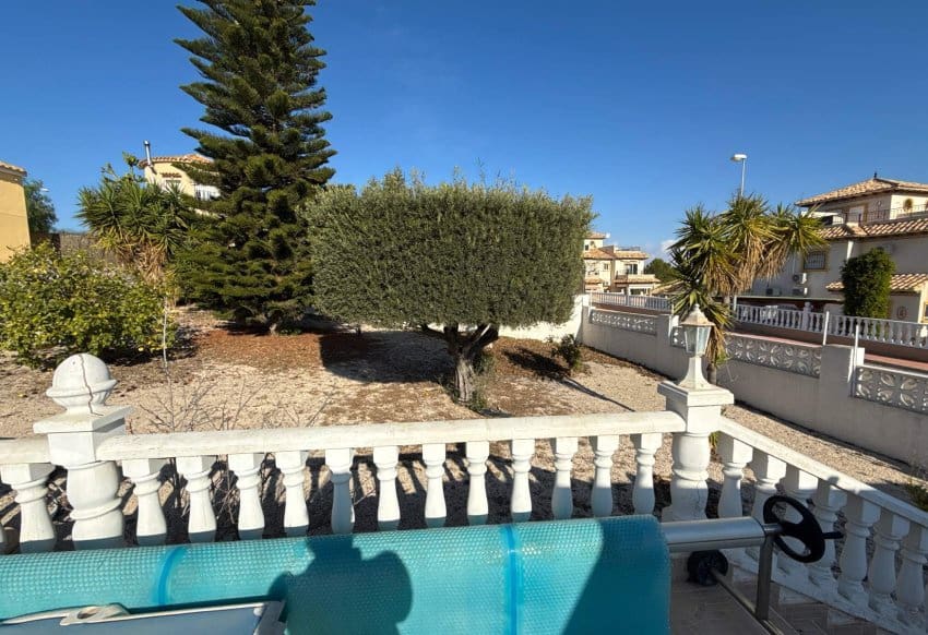 3 bedroom Villa for sale in Villamartin with pool - € 349,950 (Ref: 9086625)