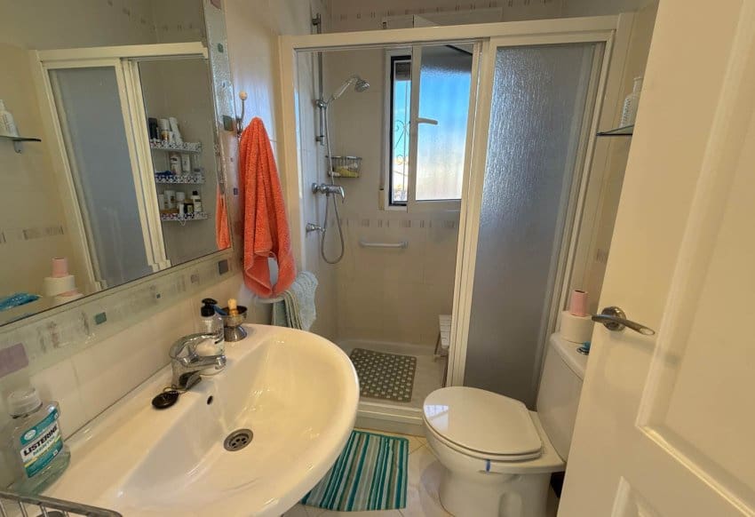 3 bedroom Villa for sale in Villamartin with pool - € 349,950 (Ref: 9086625)