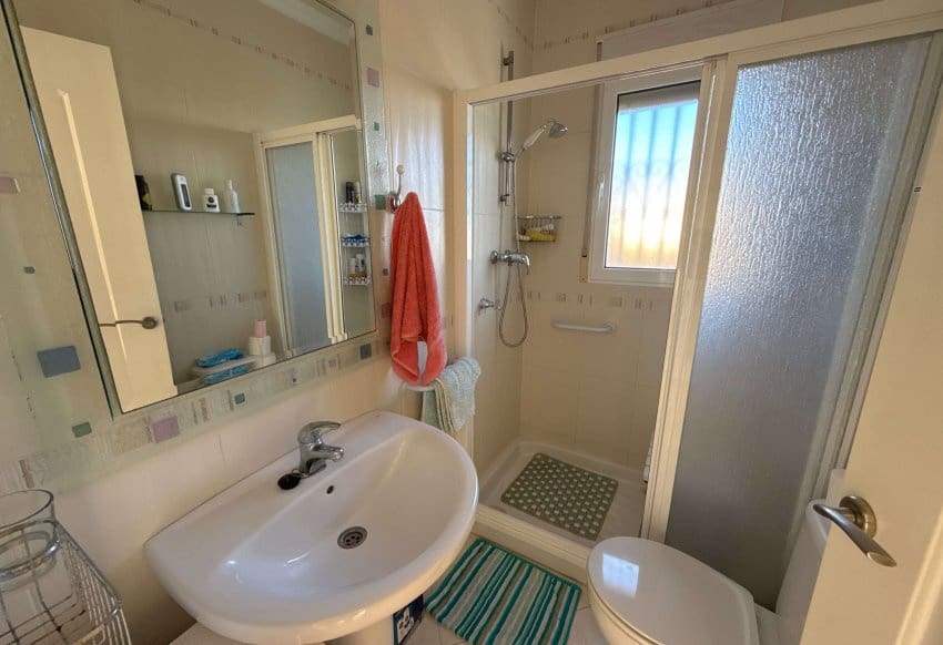 3 bedroom Villa for sale in Villamartin with pool - € 349,950 (Ref: 9086625)