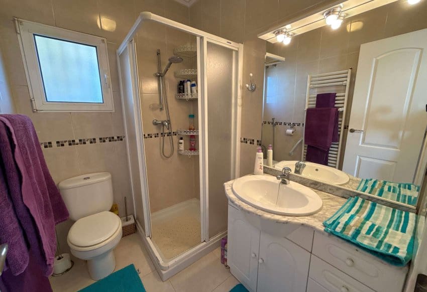 3 bedroom Villa for sale in Villamartin with pool - € 349,950 (Ref: 9086625)