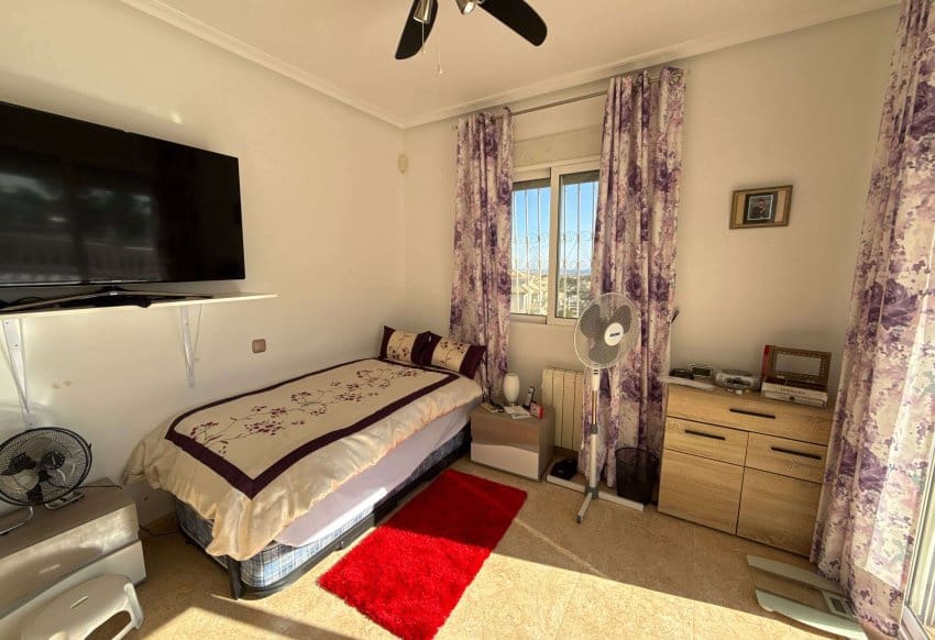 3 bedroom Villa for sale in Villamartin with pool - € 349,950 (Ref: 9086625)