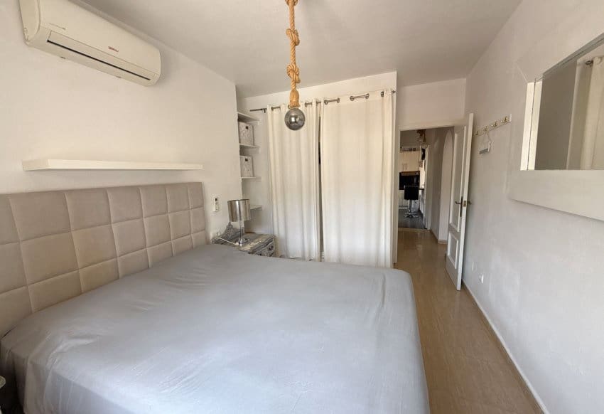 4 sypialnia Apartament na sprzedaż w Villamartin z basenem - 189 950 € (Ref: 9086633)