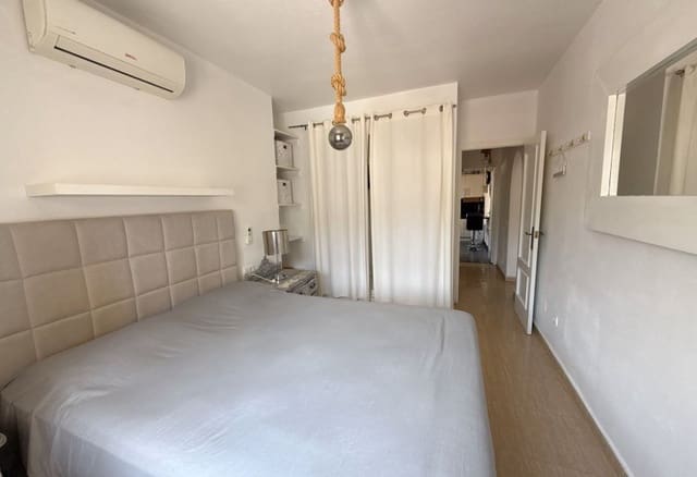 Apartamento de 4 habitaciones en Villamartin, Orihuela en venta con piscina - 189.950 € (Ref: 9086633)