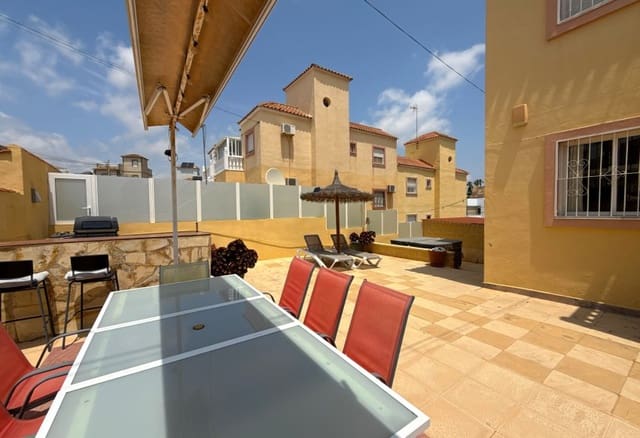 Apartamento de 4 habitaciones en Villamartin, Orihuela en venta con piscina - 189.950 € (Ref: 9086633)