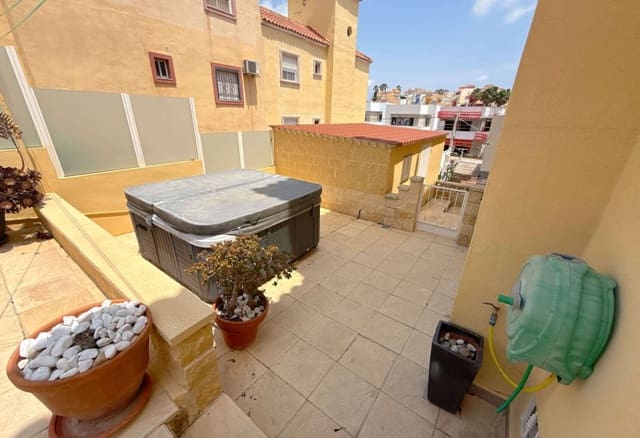 Apartamento de 4 habitaciones en Villamartin, Orihuela en venta con piscina - 189.950 € (Ref: 9086633)
