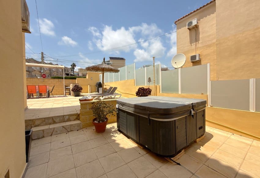 4 sypialnia Apartament na sprzedaż w Villamartin z basenem - 189 950 € (Ref: 9086633)