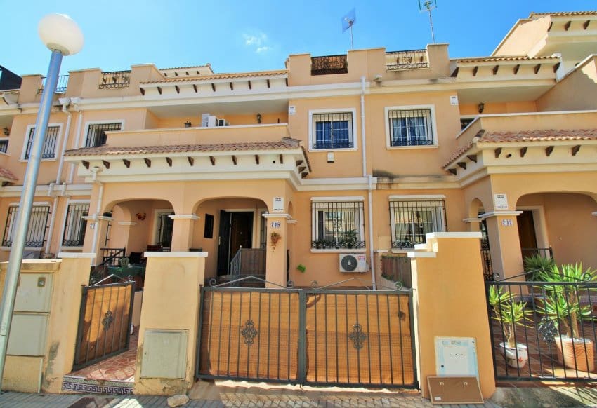 3 chambre Maison de Ville à vendre à Villamartin avec piscine - 164 900 € (Ref: 9097022)