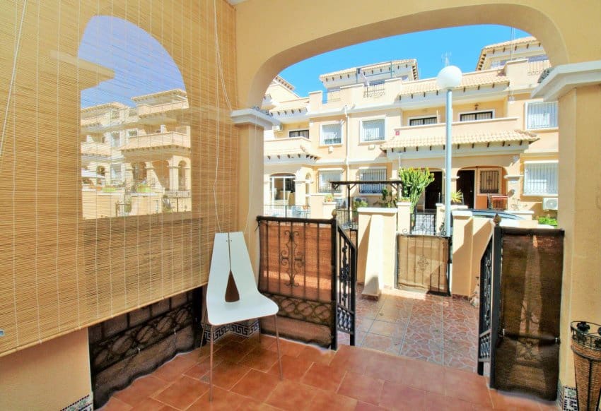 3 chambre Maison de Ville à vendre à Villamartin avec piscine - 164 900 € (Ref: 9097022)