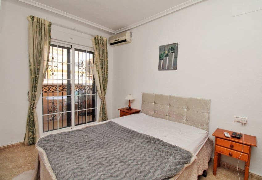 3 chambre Maison de Ville à vendre à Villamartin avec piscine - 164 900 € (Ref: 9097022)