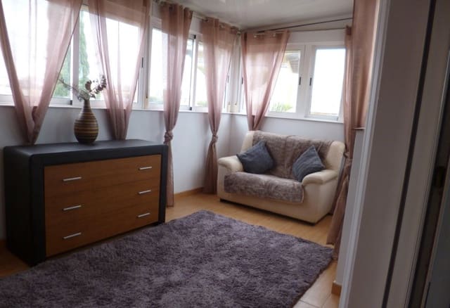 Chalet de 4 habitaciones en Playa Flamenca, Orihuela en venta - 399.995 € (Ref: 9097023)