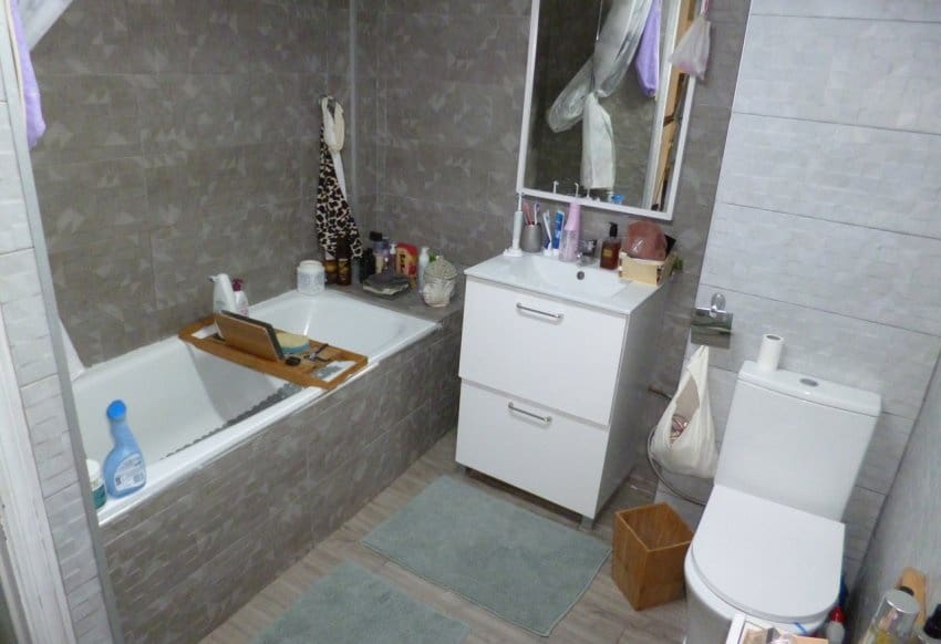 4 bedroom Villa for sale in Playa Flamenca - € 399,995 (Ref: 9097023)