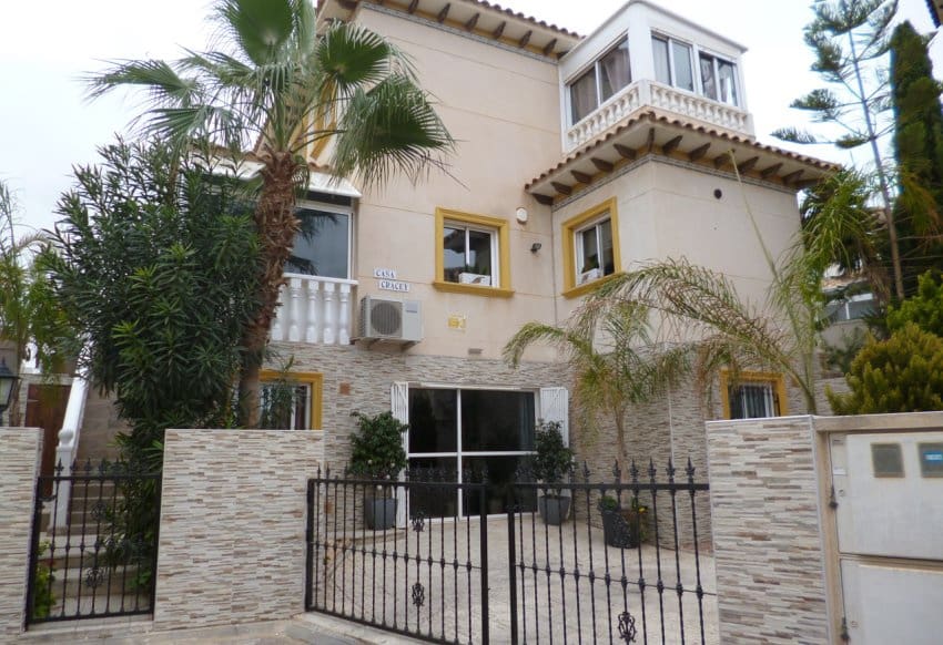 4 bedroom Villa for sale in Playa Flamenca - € 399,995 (Ref: 9097023)