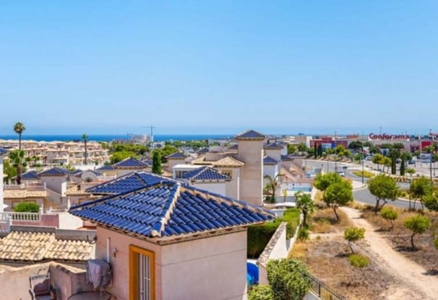 Chalet de 4 habitaciones en Playa Flamenca, Orihuela en venta - 399.995 € (Ref: 9097023)