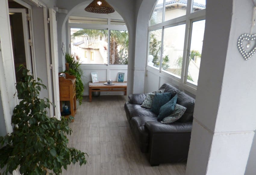 4 bedroom Villa for sale in Playa Flamenca - € 399,995 (Ref: 9097023)