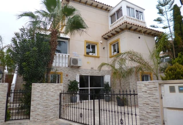 Chalet de 4 habitaciones en Playa Flamenca, Orihuela en venta - 399.995 € (Ref: 9097023)