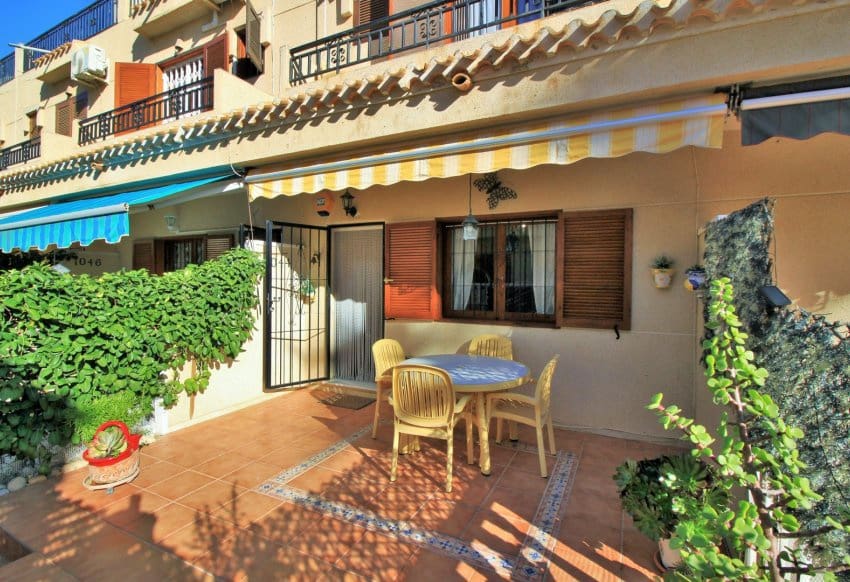 2 soverom Hus til salgs i Playa Flamenca med svømmebasseng - € 189 950 (Ref: 9097028)