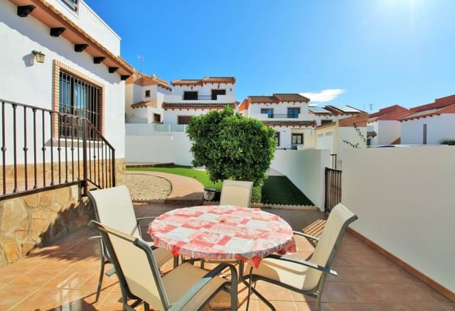 3 bedroom Villa for sale in Villamartin, Orihuela with pool - € 274,000 (Ref: 9142355)