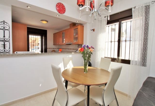 3 bedroom Villa for sale in Villamartin, Orihuela with pool - € 274,000 (Ref: 9142355)