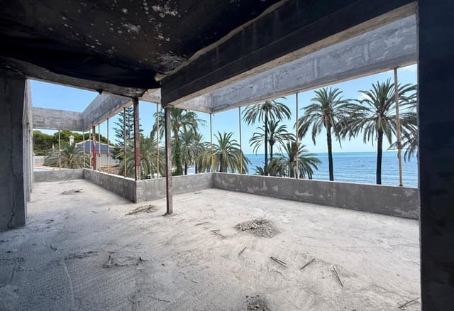 Villa for sale in Punta Prima, Orihuela with pool - € 2,750,000 (Ref: 9153263)