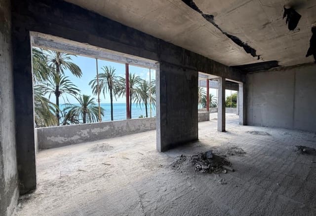 Villa for sale in Punta Prima, Orihuela with pool - € 2,750,000 (Ref: 9153263)