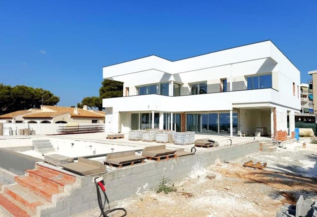 Chalet de 5 habitaciones en Punta Prima, Orihuela en venta con piscina garaje - 2.950.000 € (Ref: 9153263)