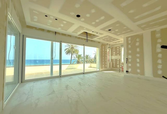 Chalet de 5 habitaciones en Punta Prima, Orihuela en venta con piscina garaje - 2.950.000 € (Ref: 9153263)